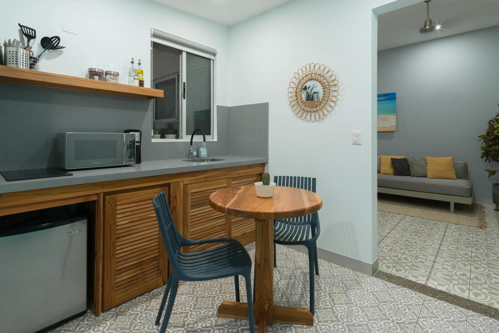 Tamarindo Bay Suites - Self Check In, Adults Only Bagian luar foto